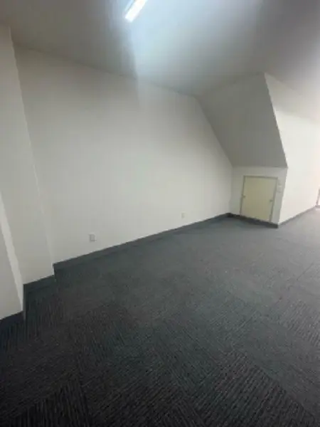 御成門のスケルトン物件の内装