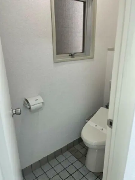 御成門のスケルトン物件のトイレ