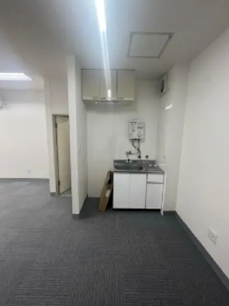 御成門のスケルトン店舗物件の厨房