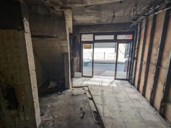 新丸子のスケルトン物件の内装