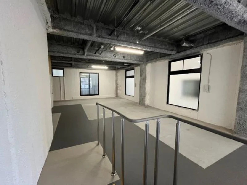 貸店舗(スケルトン)の内装