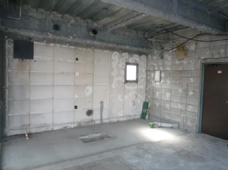 東陽町のスケルトン店舗物件の内装