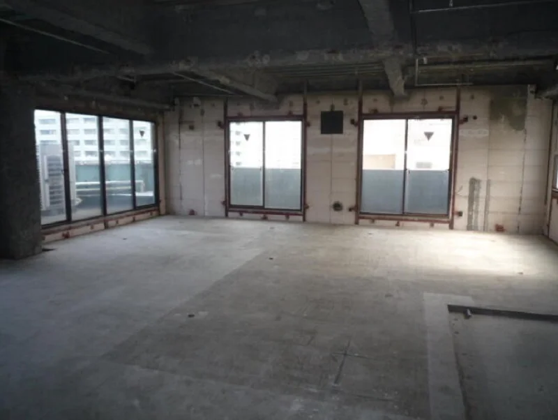 貸店舗(スケルトン)の内装