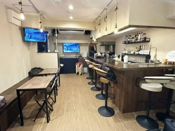 池袋のスケルトン店舗物件の内装