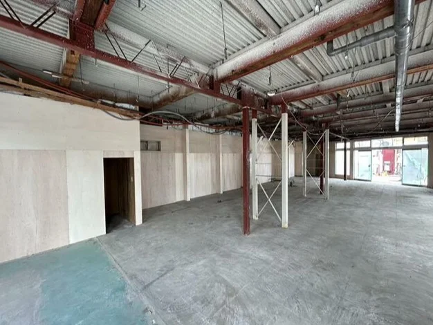清瀬のスケルトン店舗物件の内装