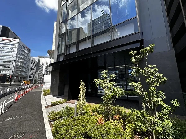 代々木のスケルトン物件のエントランス