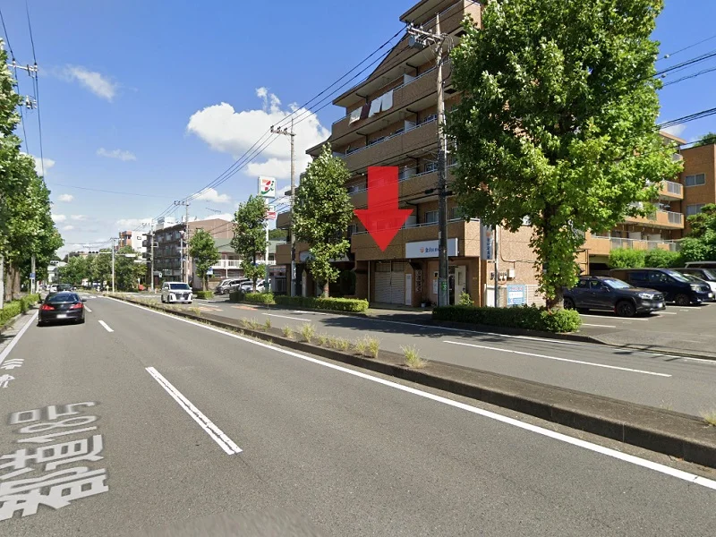 京王永山のスケルトン店舗物件の外観