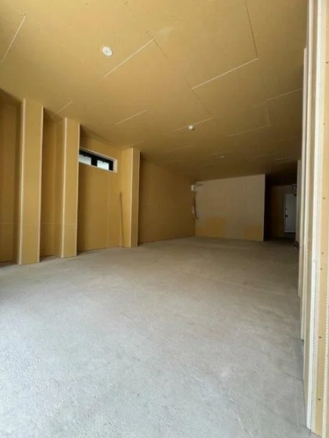 鹿島田のスケルトン物件の内装