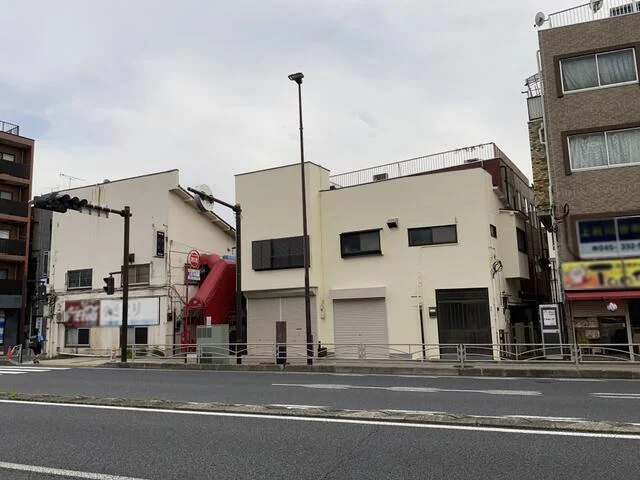 上星川のスケルトン店舗物件の外観