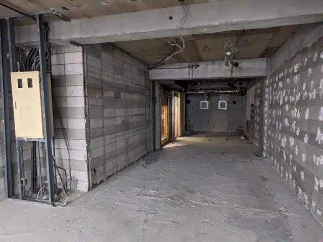 神田のスケルトン物件の内装