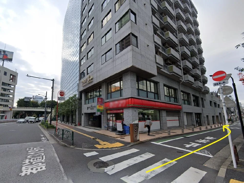 青山一丁目のスケルトン店舗物件の外観