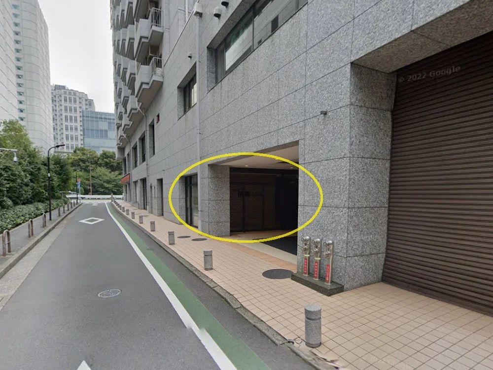 青山一丁目のスケルトン店舗物件の外観