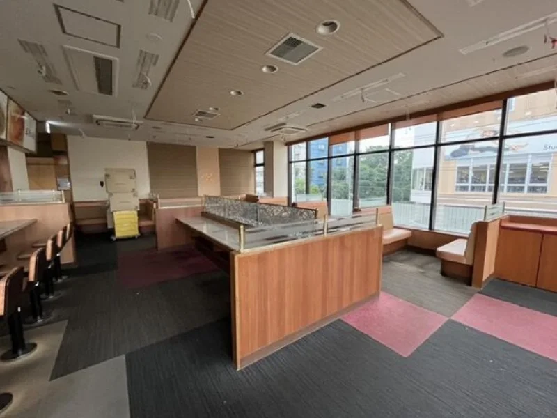 小手指の居抜き店舗の内装