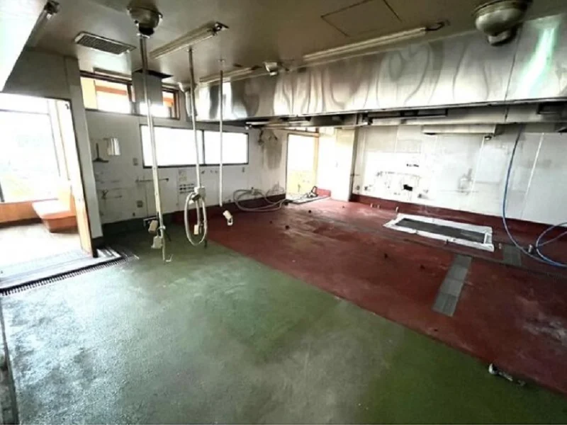 小手指の居抜き店舗の厨房