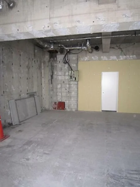 三軒茶屋のスケルトン物件の内装