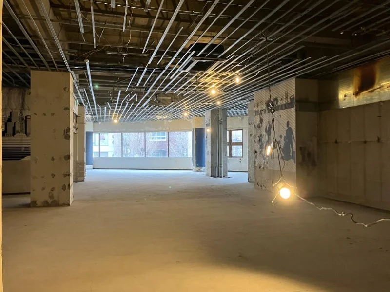 上福岡のスケルトン店舗物件の内装