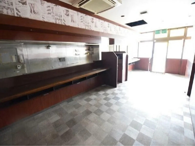 うどん・そばの居抜き物件の内装