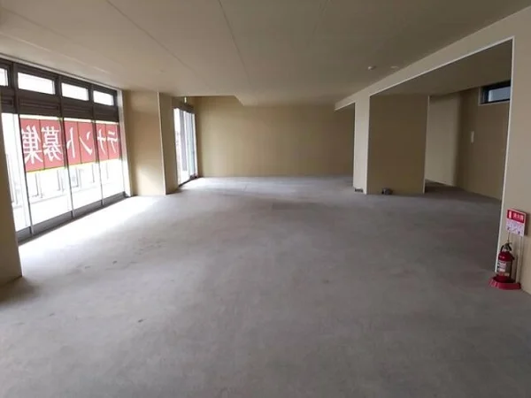 千葉のスケルトン店舗物件の内装