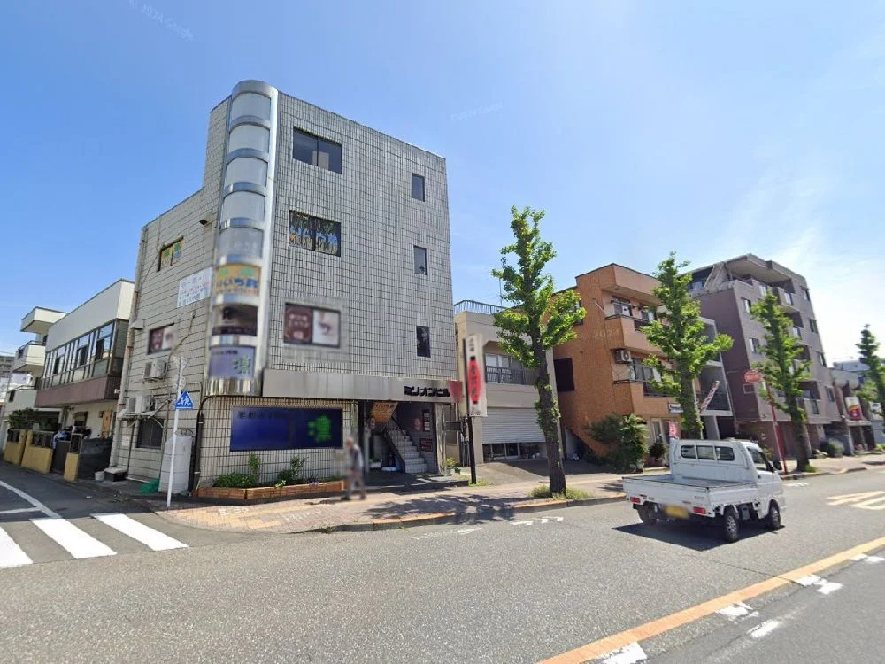 河辺の居抜き店舗の外観