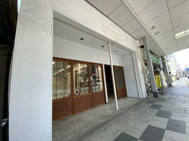 八王子のスケルトン店舗物件の内装