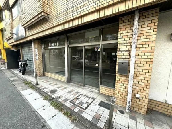 柏のスケルトン店舗物件の外観