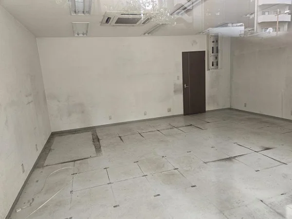 貸店舗(事務所仕様)の内装