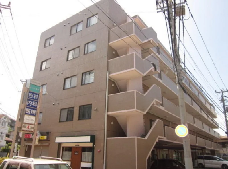 金沢文庫のスケルトン店舗物件の外観