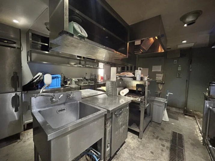 西荻窪のセントラルキッチン居抜きの厨房