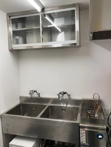 新宿の居抜き店舗の厨房
