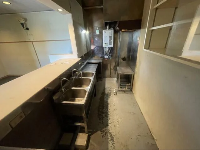 平塚の居酒屋居抜きの内装