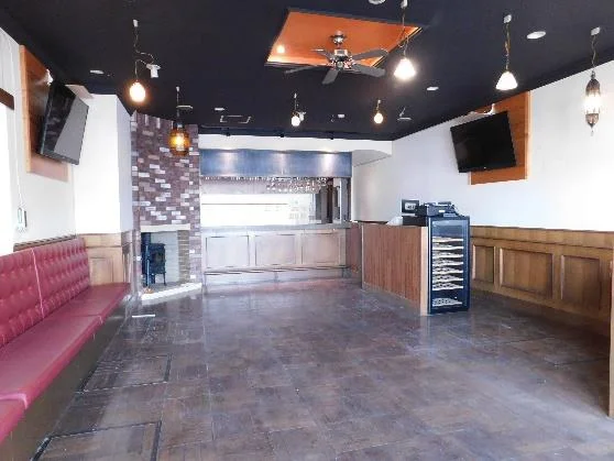 天王台のバル居抜きの内装