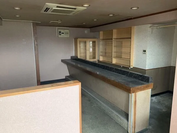 狭山ヶ丘の居抜き店舗の内装