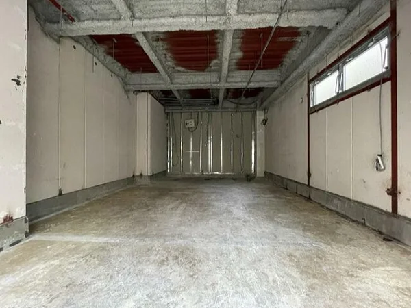 駒込のスケルトン物件の内装