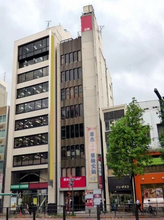 四ツ谷のスケルトン店舗物件の外観