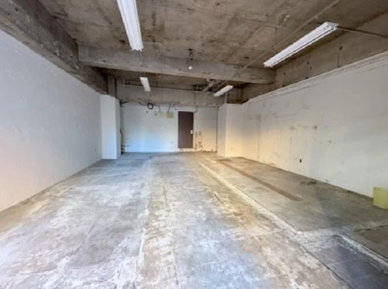 四谷三丁目のスケルトン物件の内装