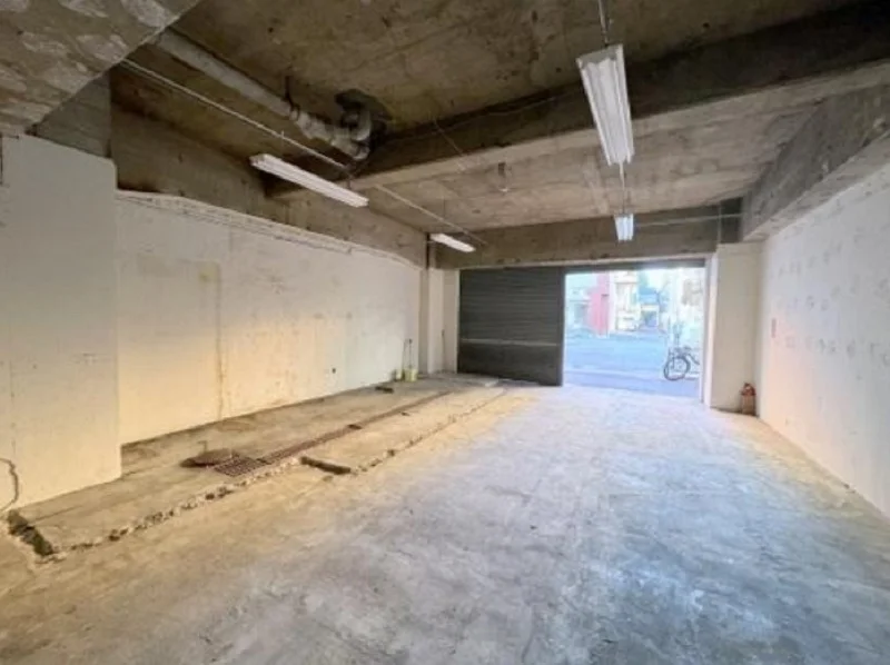 四谷三丁目のスケルトン店舗物件の内装