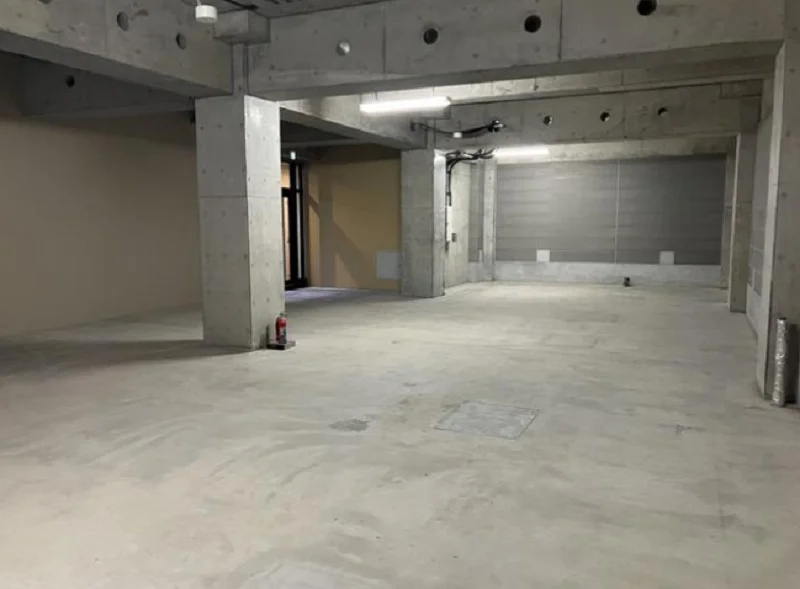 貸店舗(スケルトン)の内装