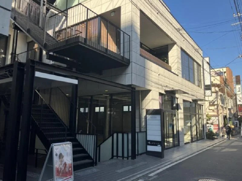 貸店舗(スケルトン)の外観