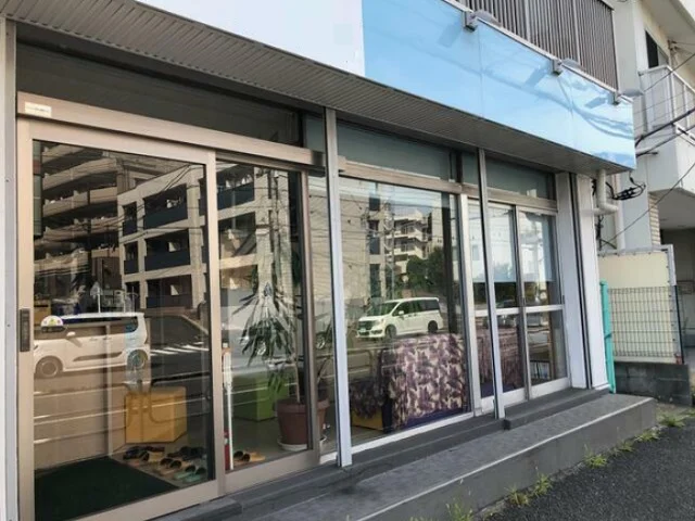 港南中央の居抜き店舗のエントランス