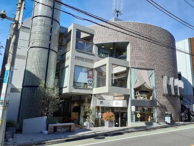 貸店舗(スケルトン)の外観