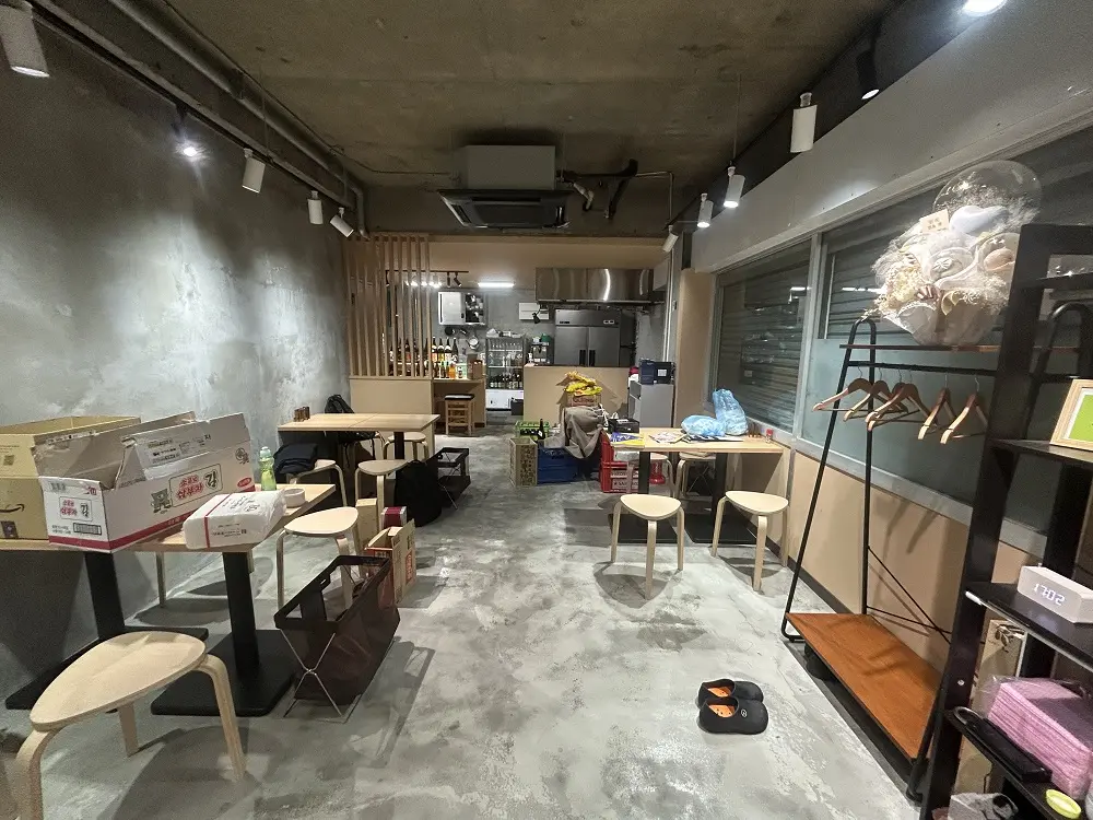 上井草の焼鳥・焼きとん居抜きの内装