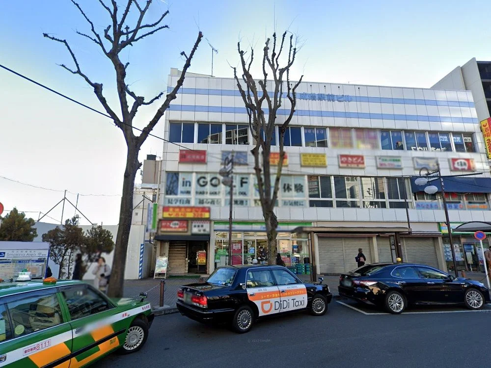 成増のスケルトン店舗物件の外観