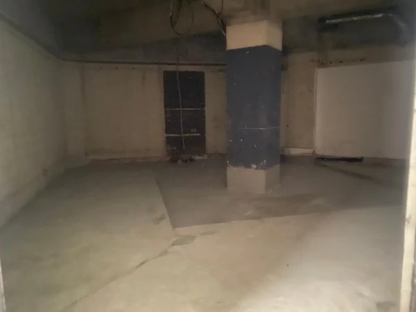 貸店舗(スケルトン)の内装