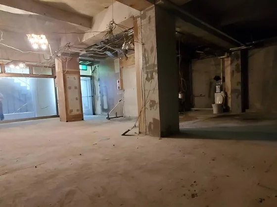 貸店舗(スケルトン)の内装