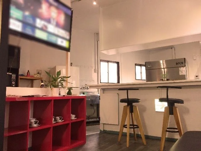 小台の居抜き店舗の内装