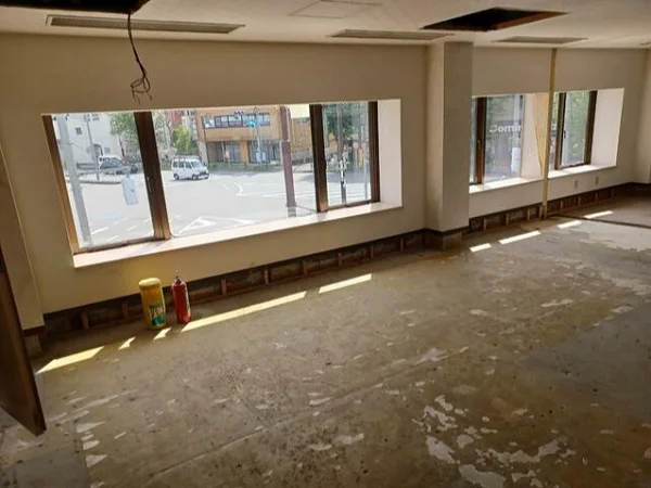 貸店舗(スケルトン)の内装