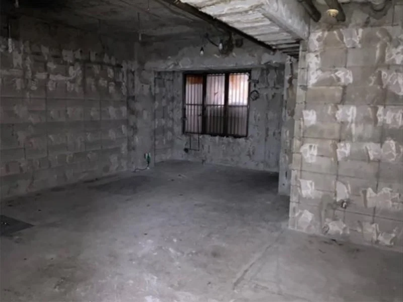 小手指のスケルトン物件の内装