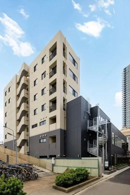 十条のスケルトン店舗物件の外観