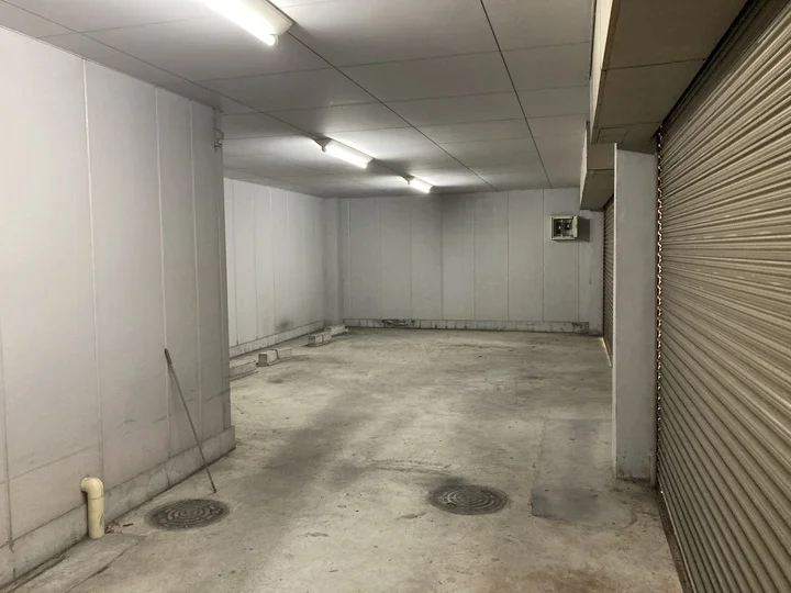 貸店舗(スケルトン)の内装