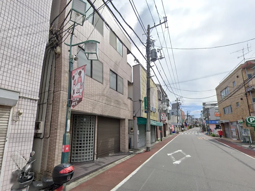 小竹向原のスケルトン店舗物件の外観